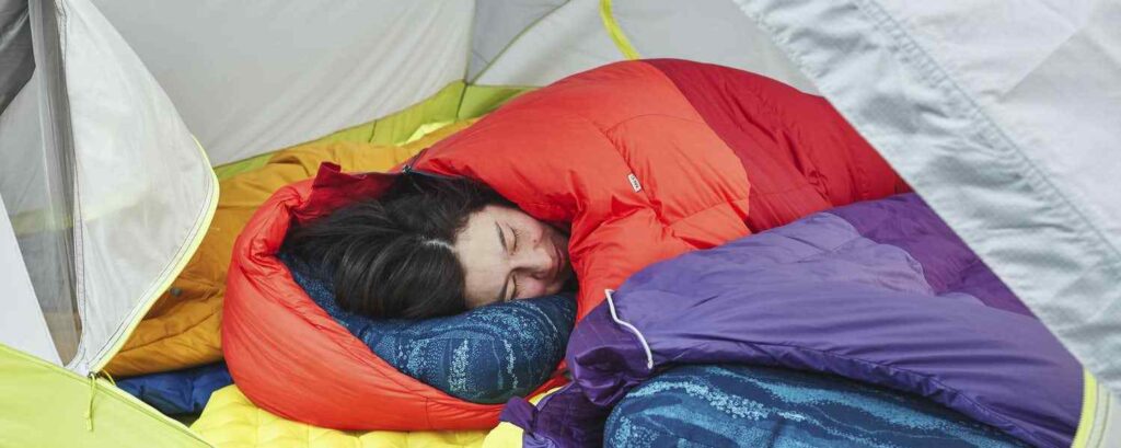 sleeping bag in winter camp