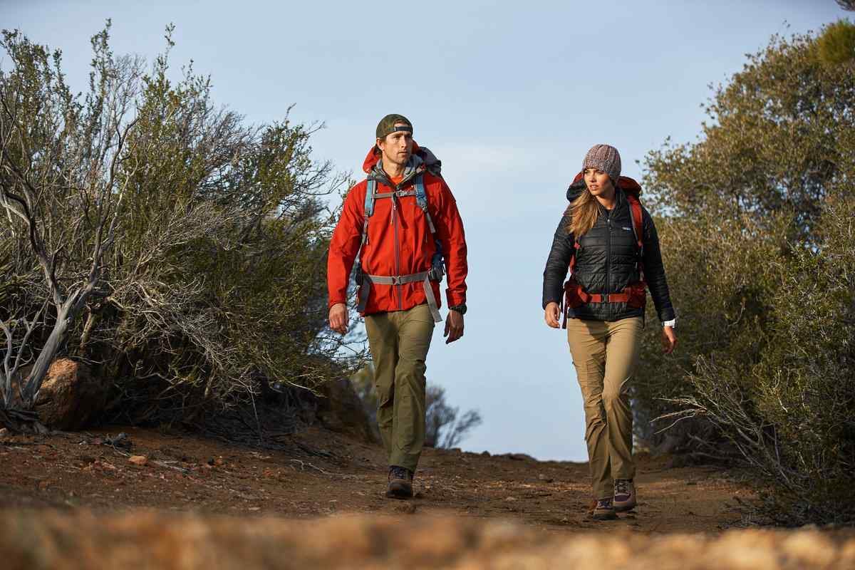 What To Wear On A Hiking Date: Outfit Ideas - OutdoorBravos